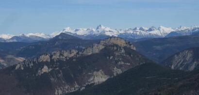 Extrait de la "Charte Montagne" adoptée par l'Assemblée générale du Club Alpin Français Extrait de la "Charte Montagne" adoptée par l'Assemblée générale du Club Alpin Français