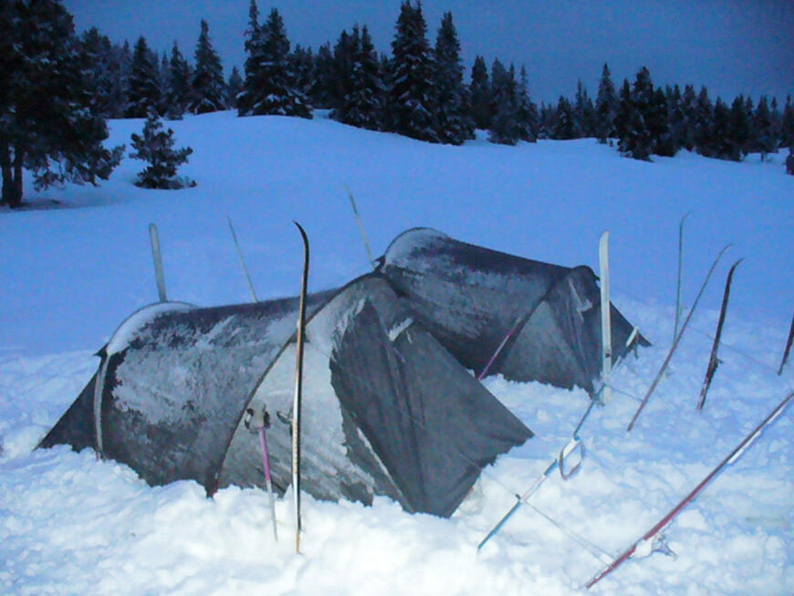 Le campement - (photo A.Richard) Le campement - (photo A.Richard)